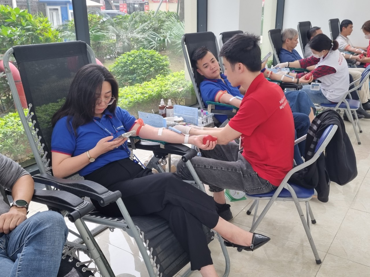 HƠN 100 CBNV VIETABANK THAM GIA CHƯƠNG TRÌNH HIẾN MÁU “HI VỌNG ĐỎ” 