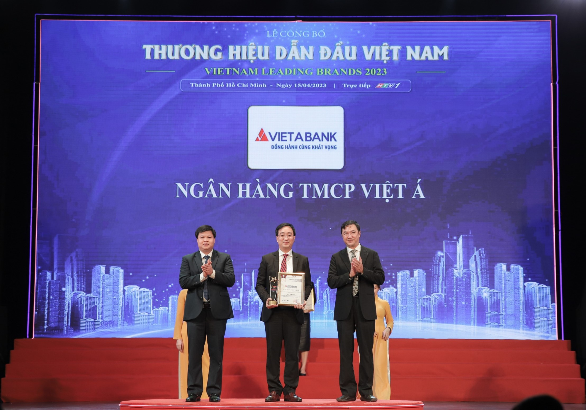 VietABank vinh dự nhận giải thưởng Thương hiệu dẫn đầu Việt Nam
