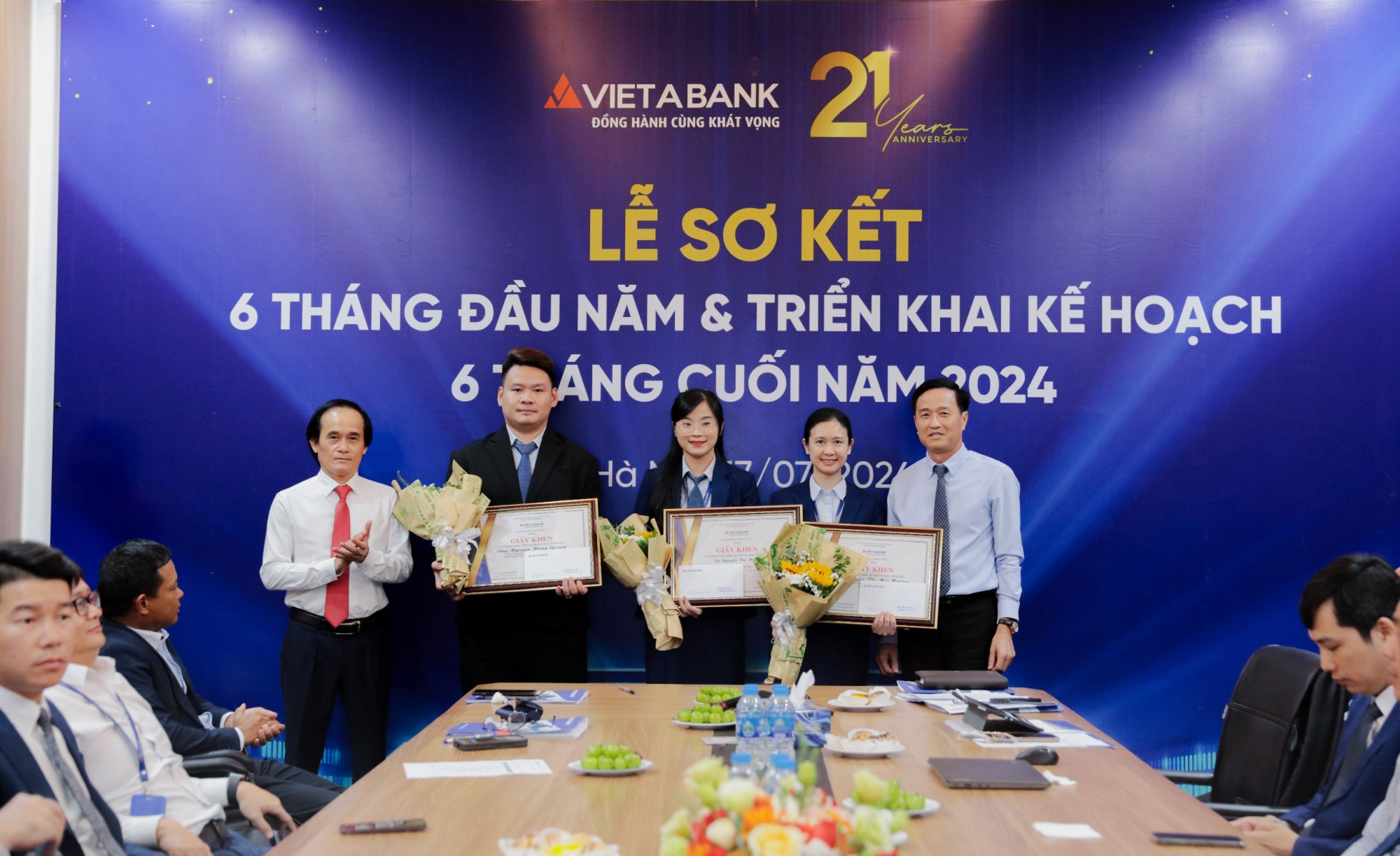 VIETABANK TỔ CHỨC THÀNH CÔNG LỄ SƠ KẾT 6 THÁNG ĐẦU NĂM & TRIỂN KHAI HOẠT ĐỘNG 6 THÁNG CUỐI NĂM 2024