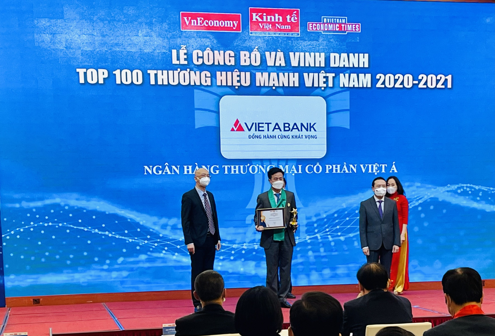 VietABank vinh dự nhận giải thưởng “Thương hiệu mạnh”