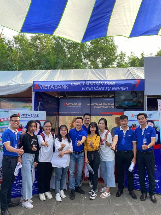 Tưng bừng ngày hội việc làm tại đại học Cần Thơ cùng VietABank