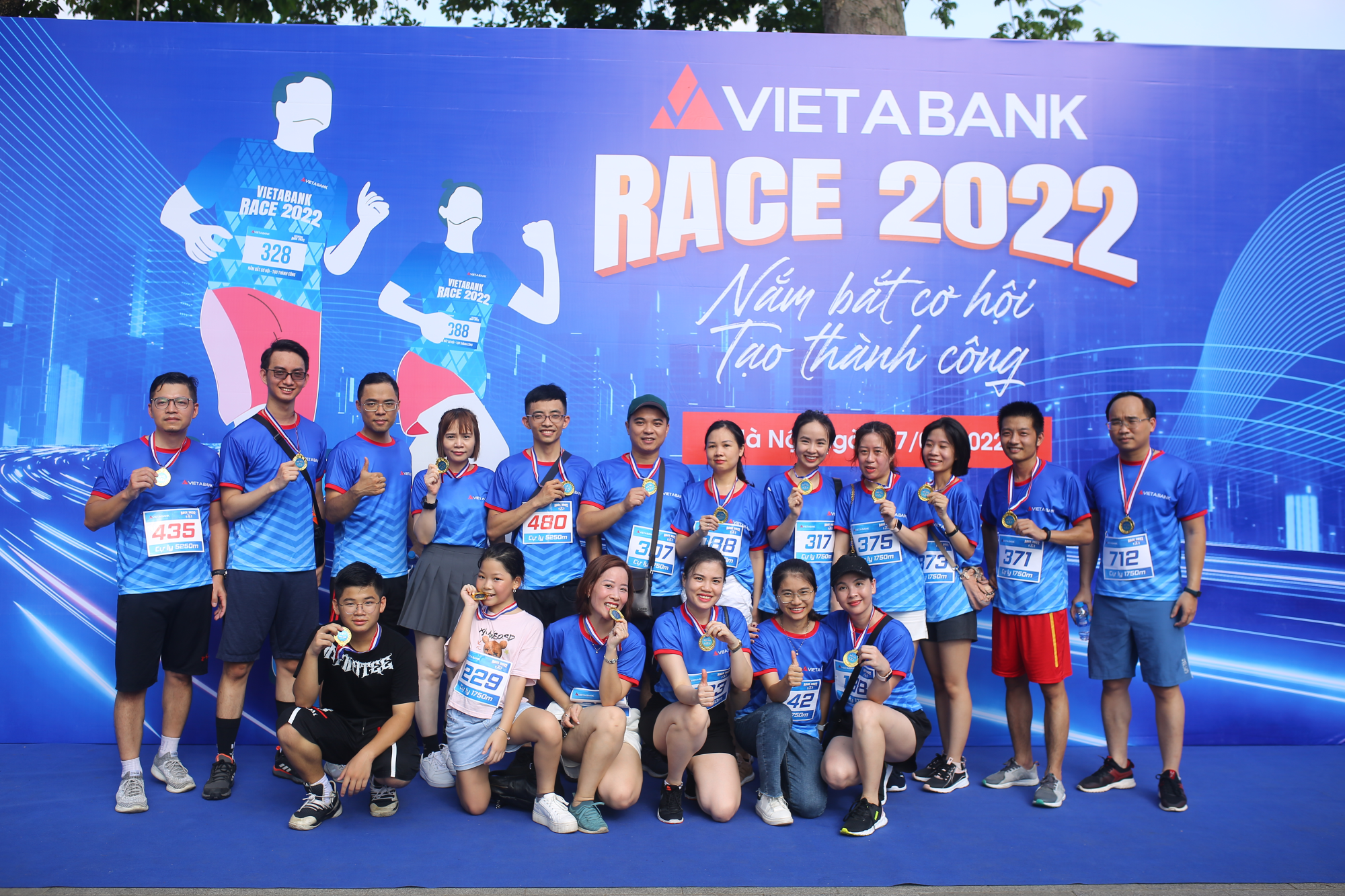 HƠN 700 VẬN ĐỘNG VIÊN THAM GIA GIẢI CHẠY VIETABANK RACE 2022