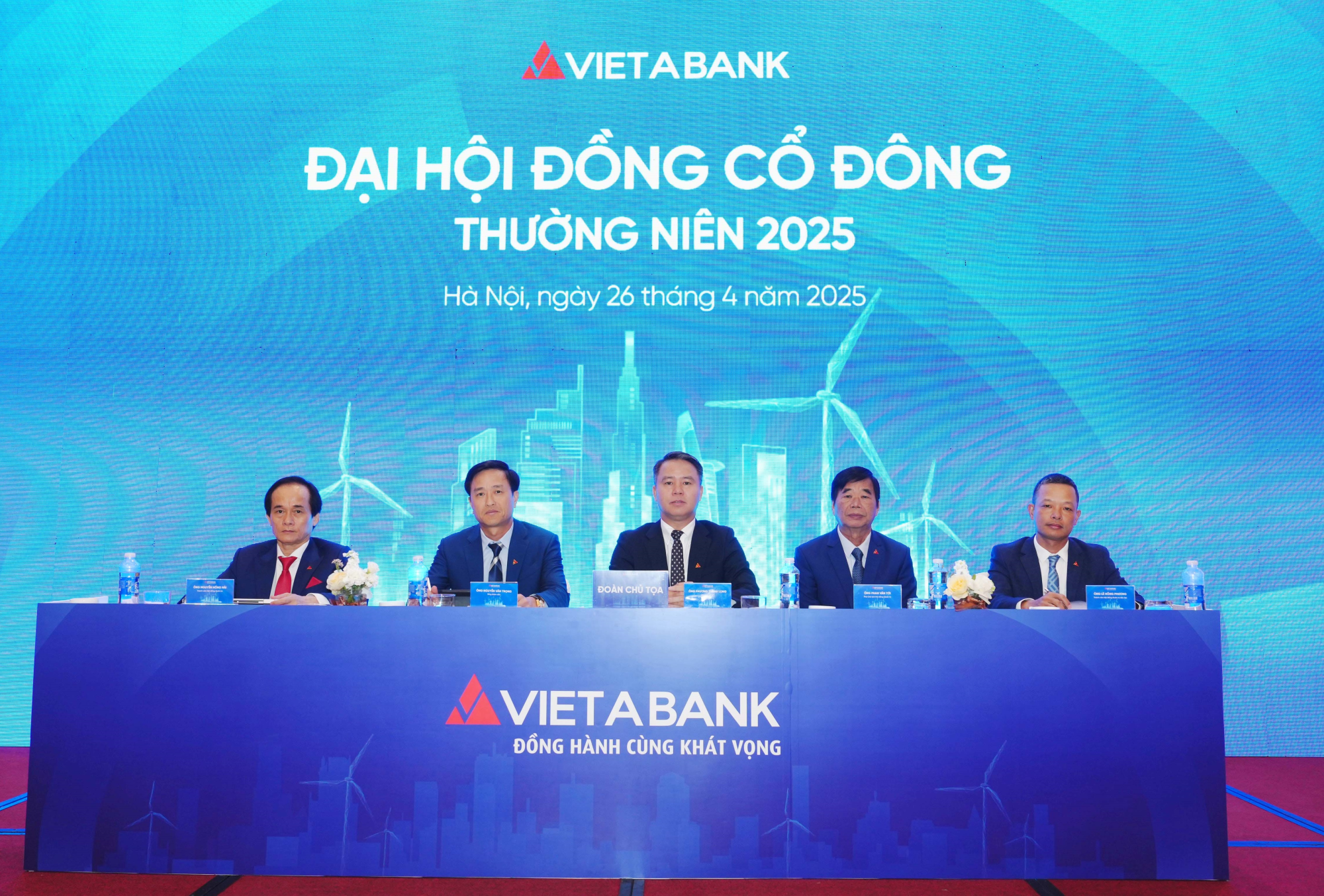 ĐHĐCĐ VietABank: Tăng vốn điều lệ đạt 11.582 tỷ đồng,  đặt mục tiêu lợi nhuận trên 1.300 tỷ đồng